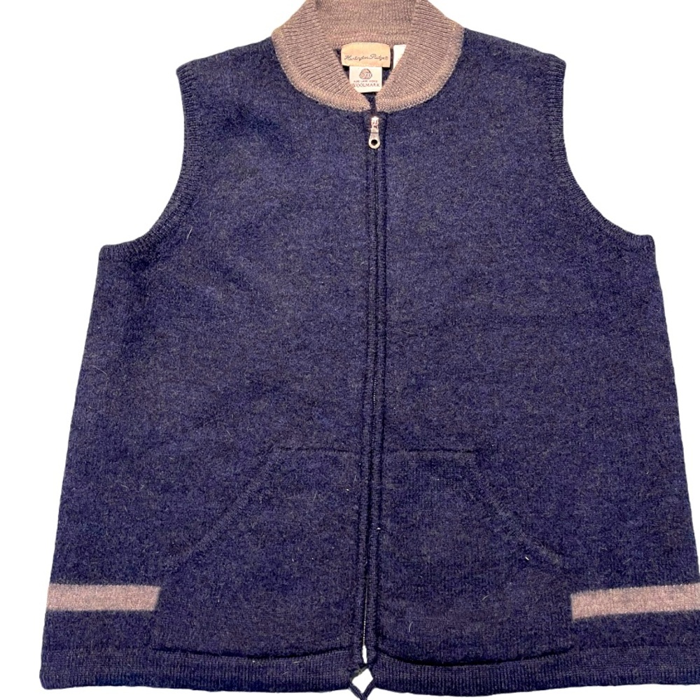 Beautiful woman’s woollen vest/gilet sized Medium